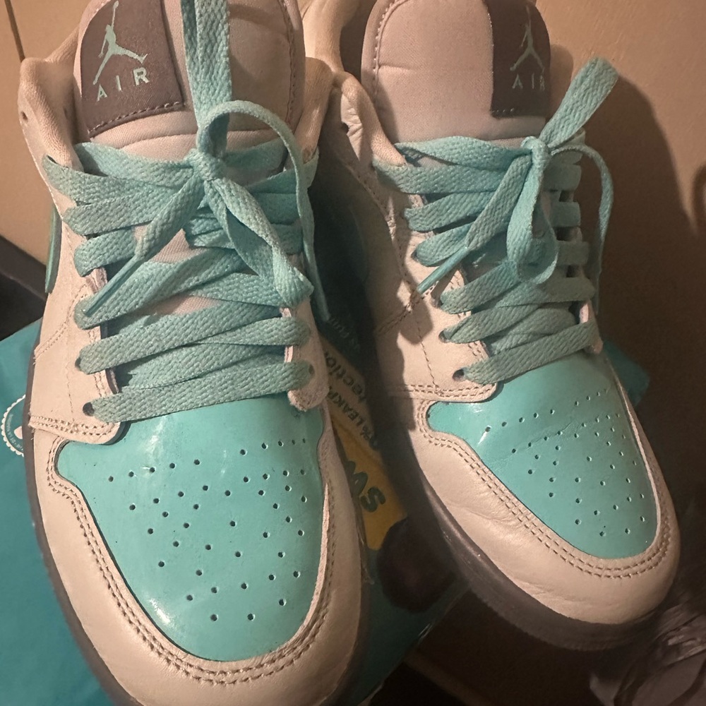 Jordan Athletic Shoes - Teal and Cream